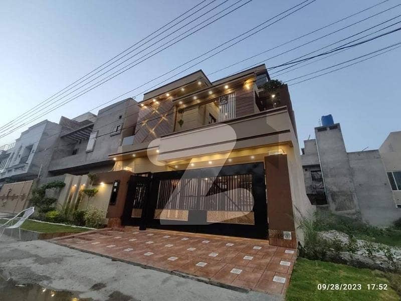طارق گارڈنز لاہور میں 5 کمروں کا 10 مرلہ مکان 3.99 کروڑ میں برائے فروخت۔