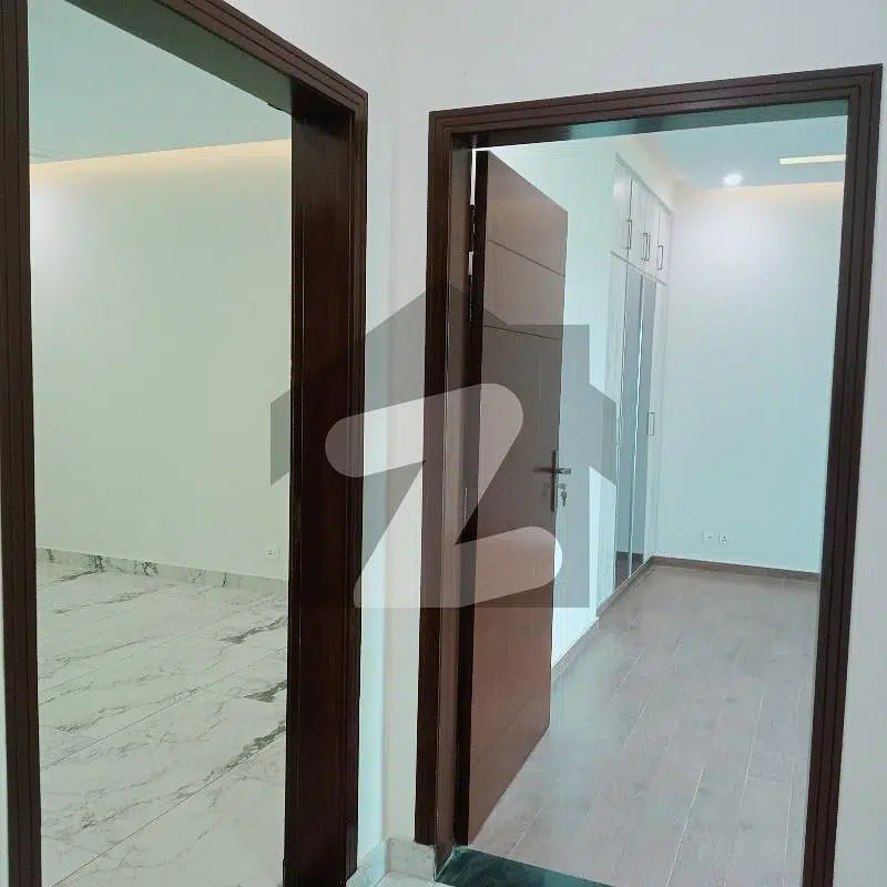 3 Bed Apartment Available for sale in askari 11 Lahore