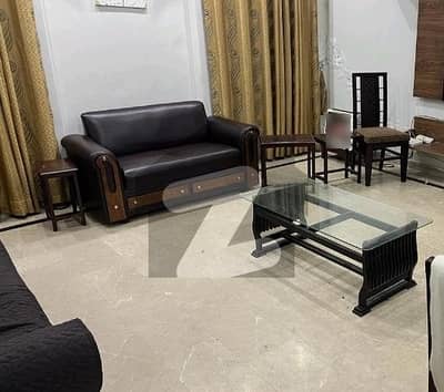 ماڈل ٹاؤن ۔ بلاک بی ماڈل ٹاؤن,لاہور میں 5 کمروں کا 1 کنال مکان 4.0 لاکھ میں کرایہ پر دستیاب ہے۔