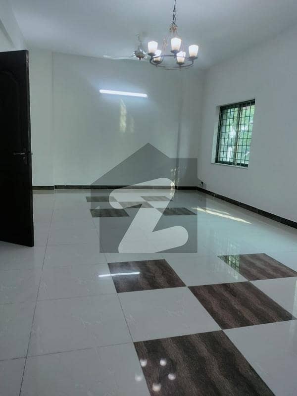 10 Marla 3 Bedroom Apartment For Rent In Askari -11 Lahore