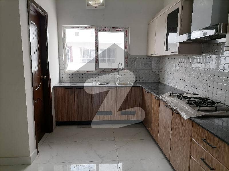 Unoccupied House Of 350 Square Yards Is Available For Sale In Malir