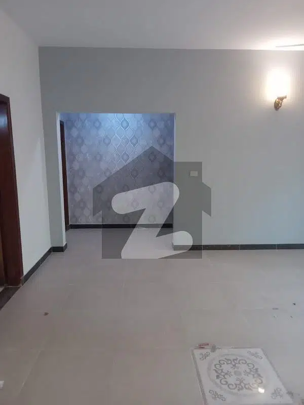 10 MARLA 3 BEDROOMS APARTMENT AVAILABLE FOR SALE