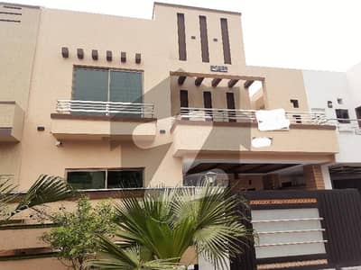 10 Marla Used House Available For Sale In Bahria Town