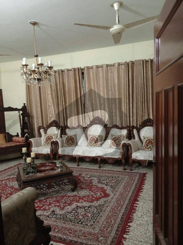ایف ۔ 8 اسلام آباد میں 4 کمروں کا 1 کنال مکان 22.5 کروڑ میں برائے فروخت۔