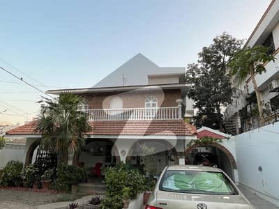 ڈی ایچ اے فیز 4 ڈی ایچ اے ڈیفینس,کراچی میں 4 کمروں کا 1 کنال مکان 8.5 کروڑ میں برائے فروخت۔