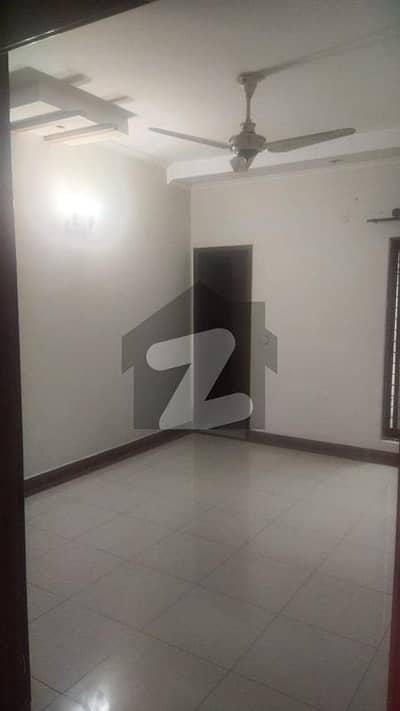 5 Marla VIP Upper Portion For Rent In Johar Town Phase 2 Block R1 Emporium Mall