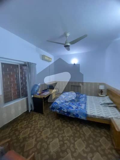 A Serviced Room In A House Available For Rent