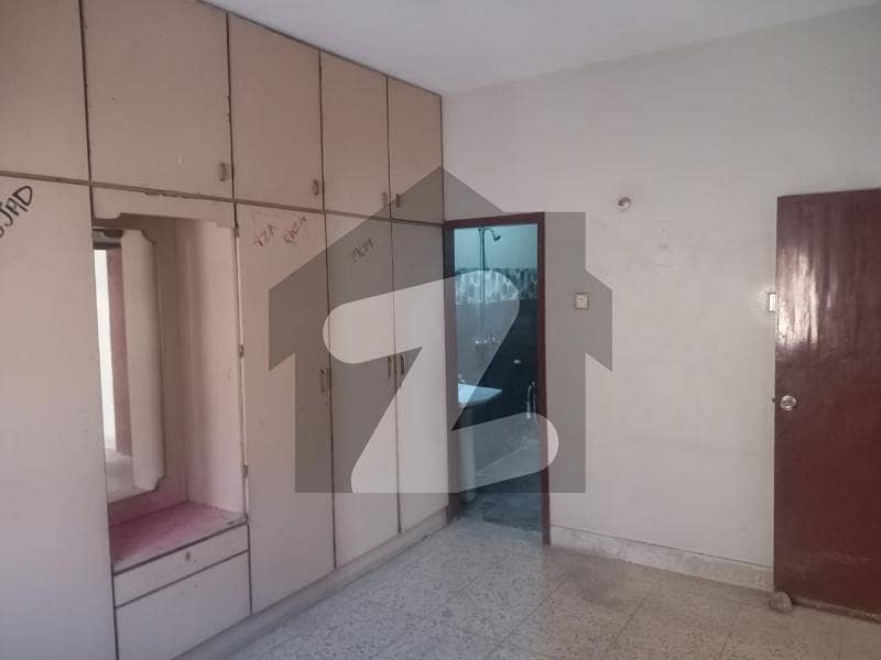 140 Square Yards House In Bufferzone - Sector 16-A For rent
