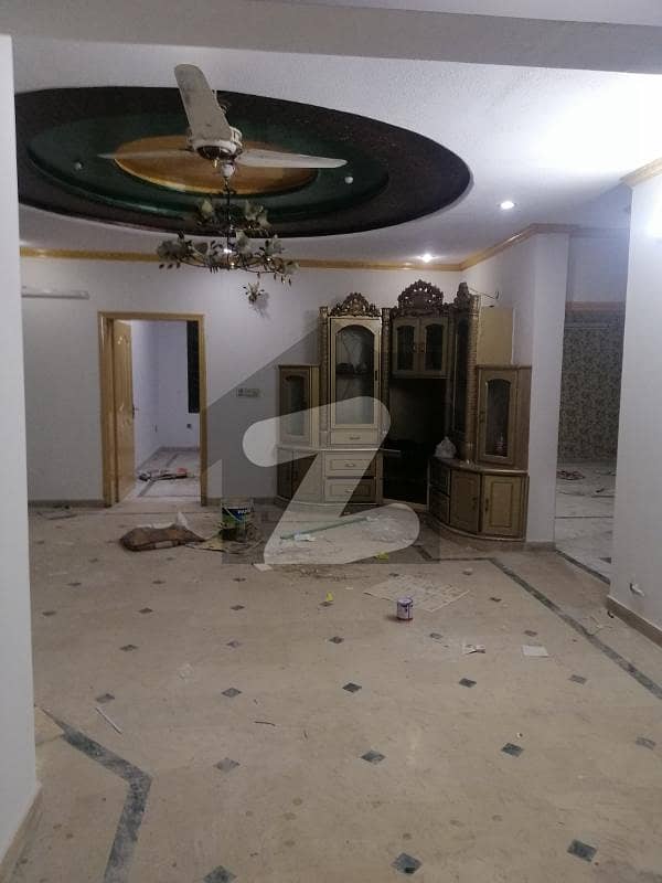 Iqbal Town :10 Marla Beautiful House For Rent