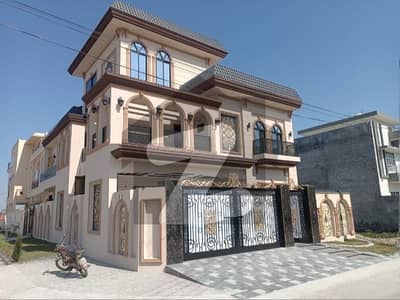 بسم اللہ ہاؤسنگ سکیم جی ٹی روڈ,لاہور میں 6 کمروں کا 10 مرلہ مکان 4.5 کروڑ میں برائے فروخت۔