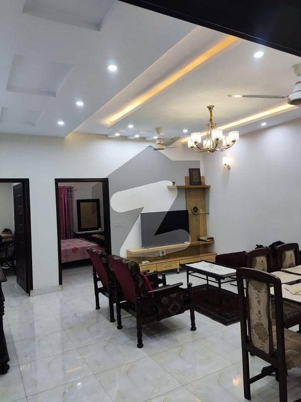 بیکن ہاؤس سوسائٹی لاہور میں 5 کمروں کا 10 مرلہ مکان 3.0 کروڑ میں برائے فروخت۔