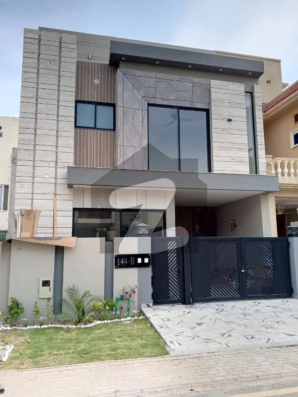 5 MARLA OWNER BUILD HOUSE AVAILABLE FOR SALE