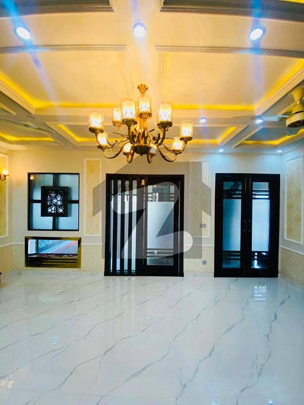 10 MARLA HOUSE FOR SALE IN SECTOR C BAHRIA TOWN LAHORE
