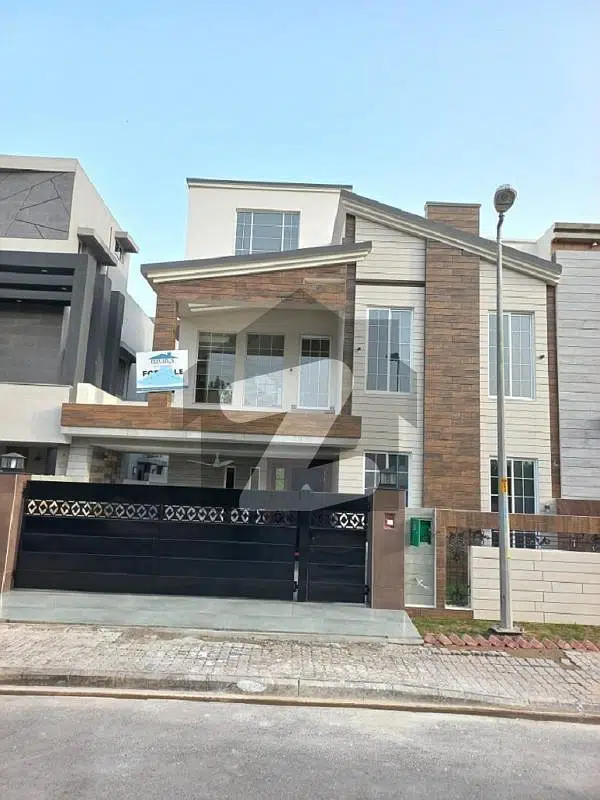 10 Marla Residential House for sale In Ghaznavi Block Bahria Town Lahore