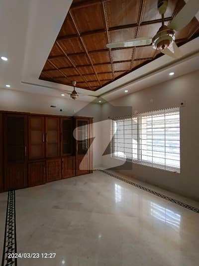 E-11 Mind Blowing Location What A Beautiful Upper Portion 3 Beds D/D