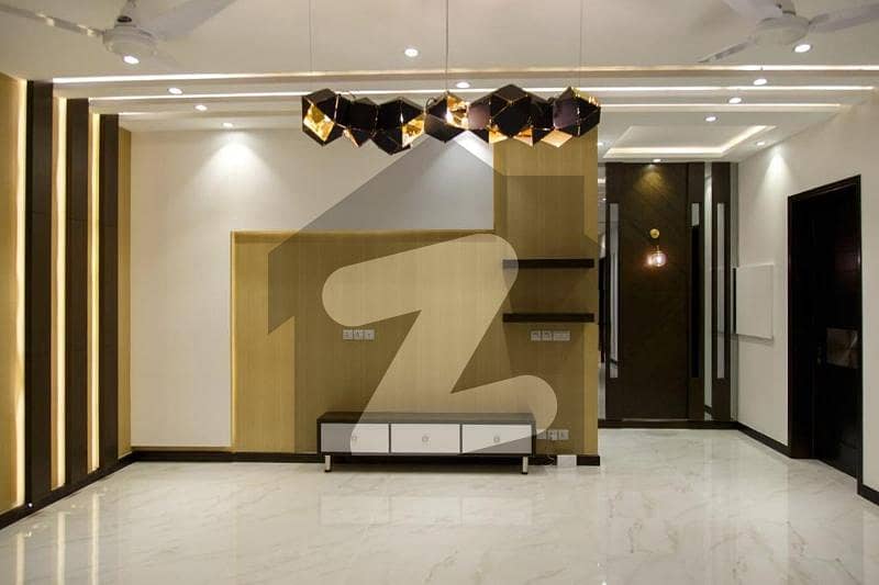 ڈی ایچ اے فیز 7 ڈیفنس (ڈی ایچ اے),لاہور میں 5 کمروں کا 1 کنال مکان 1.7 لاکھ میں کرایہ پر دستیاب ہے۔