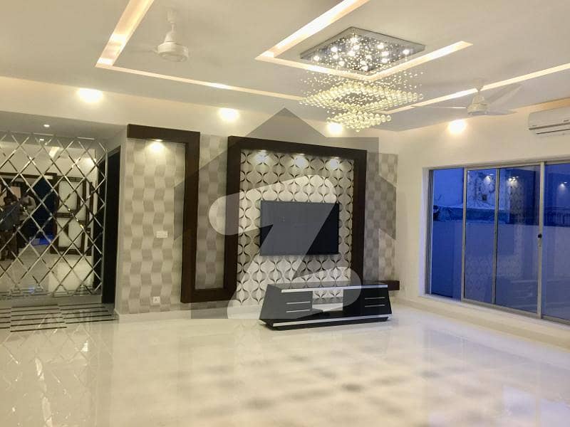 1 Kanal Lavish Upper Portion On Top Location For Rent In Phase 1
