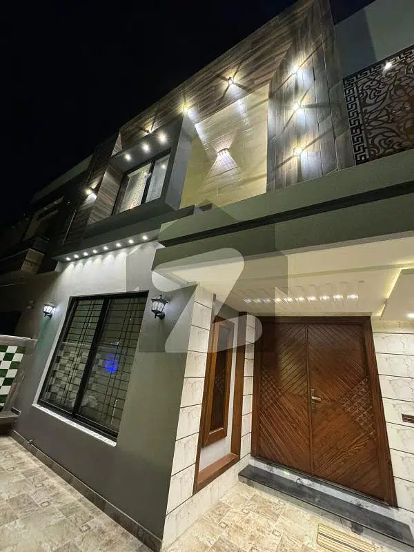 10 MARLA BRAND NEW SEMI FURNISHED PRIME LOCATION HOUSE FOR SALE IN JASMINE BLOCK SECTOR C BAHRIA TOWN LAHORE