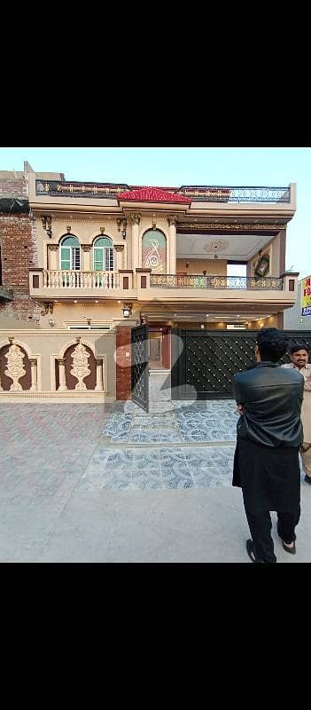 الرحمان گارڈن فیز 2 الرحمان گارڈن,لاہور میں 7 کمروں کا 10 مرلہ مکان 3.65 کروڑ میں برائے فروخت۔