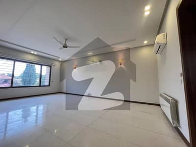F-7 Luxury House For Rent