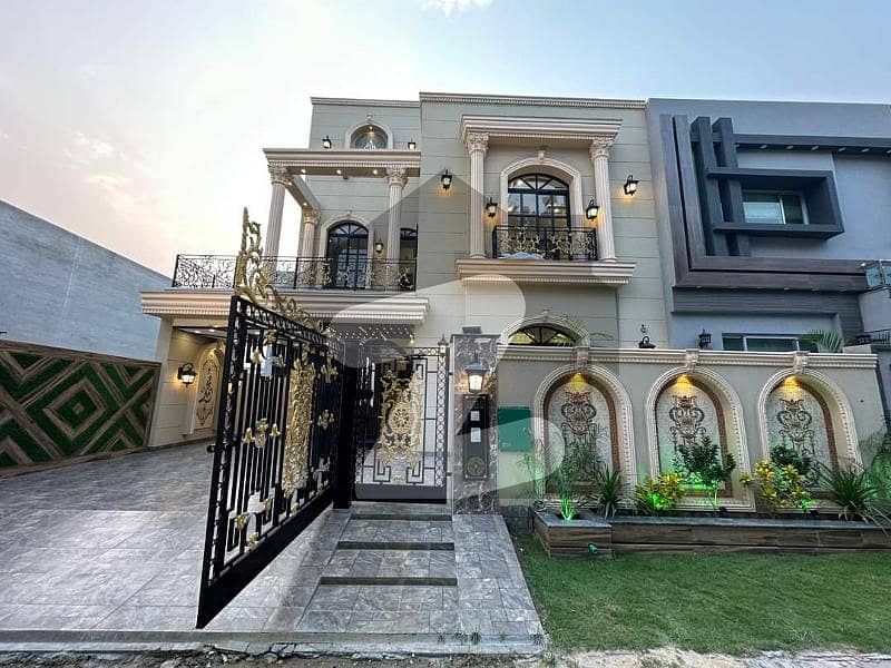 بحریہ ٹاؤن سیکٹر سی بحریہ ٹاؤن,لاہور میں 5 کمروں کا 10 مرلہ مکان 4.4 کروڑ میں برائے فروخت۔