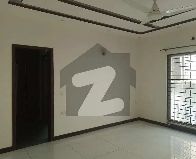 One Kanal Upper Portion For Rent In Phase 4 Block DD DHA Lahore