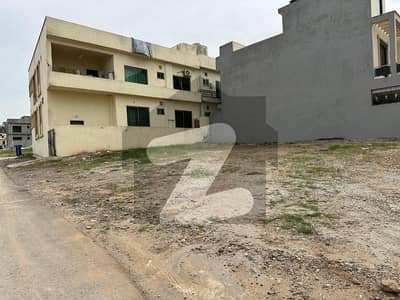 11.5 Marla Corner Category Residential Plot For Sale In Bahria Town Phase 8