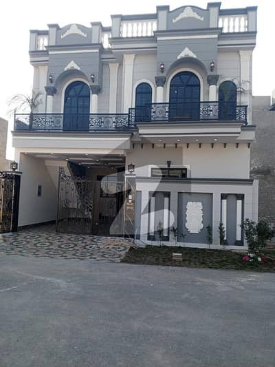 الرزاق رائلز ساہیوال میں 4 کمروں کا 6 مرلہ مکان 1.6 کروڑ میں برائے فروخت۔