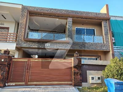 10 Marla 5 Bedroom House For Rent in Bahria Town phase 4