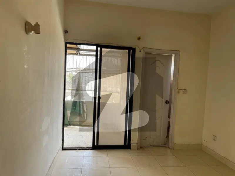 Beautiful 2 bedroom lounge first floor flat available for rent