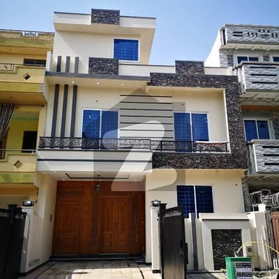 G-13 Islamabad 25x40 House Branded Construction South Face Very Nice Location