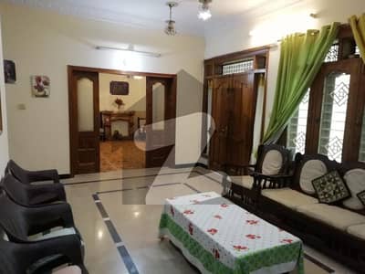 چکلالہ سکیم 3 چکلالہ سکیم,راولپنڈی میں 6 کمروں کا 10 مرلہ مکان 3.3 کروڑ میں برائے فروخت۔