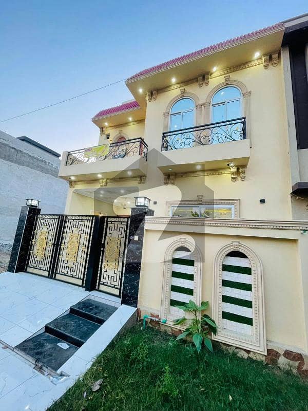 BRAND NEW LUXURY 5 MARLA HOUSE CENTRAL PARK LAHORE