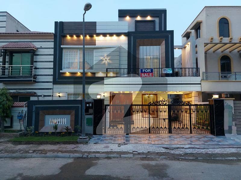 10 MARLA BRAND NEW LUXURY HOUSE FOR SALE
