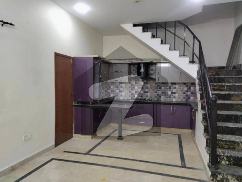 نیا ناظم آباد ۔ بلاک سی نیا ناظم آباد,کراچی میں 3 کمروں کا 5 مرلہ مکان 2.6 کروڑ میں برائے فروخت۔