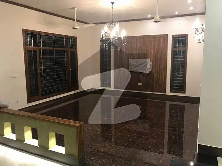 CHANCE DEAL Luxurious Bungalow for Rent in DHA Phase 8