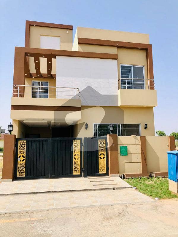 3 BEDS 5 MARLA BRAND NEW HOUSE FOR SALE LOCATED BAHRIA ORCHARD LAHORE