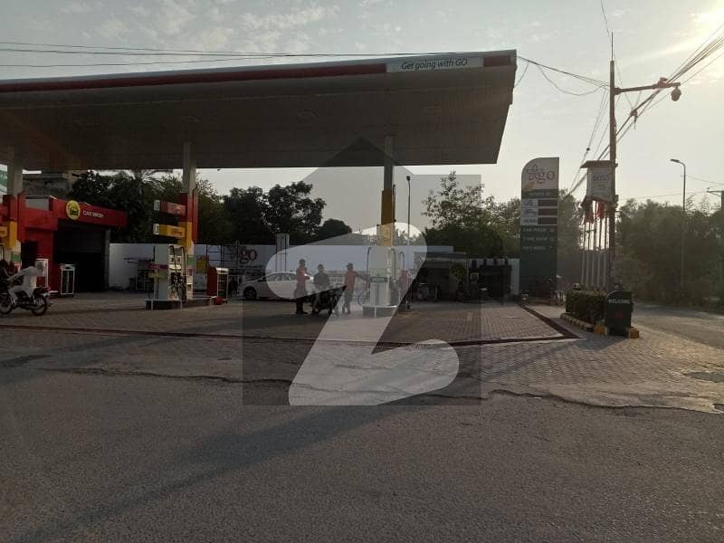 2kanal Petrol Pump for Sale *Corner Plot* College Road, Lahore ID49374993