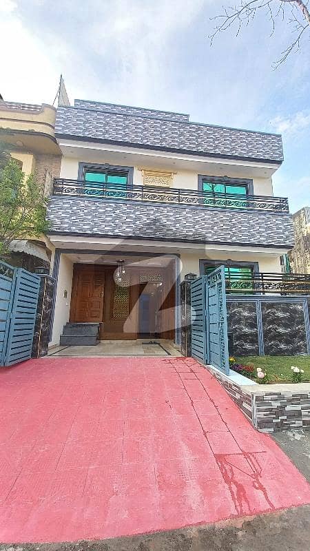 25x40 House for Sale in G13