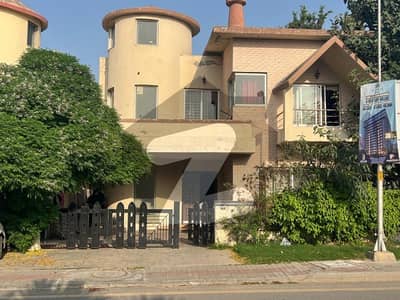 12 Marla Corner Safari Villa For Sale At Prime Location Of Bahria Town Lahore