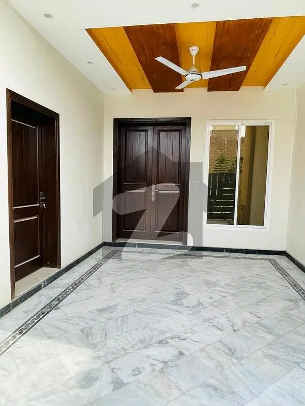 Prime Location House Of 6 Marla For rent In Warsak Road