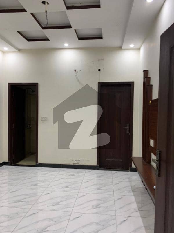 گلبرگ 2 گلبرگ,لاہور میں 7 کمروں کا 3 مرلہ مکان 2.0 کروڑ میں برائے فروخت۔