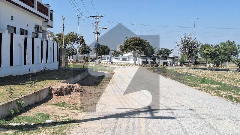 600 Sq Yds CORNER Plot At Double For Sale.
