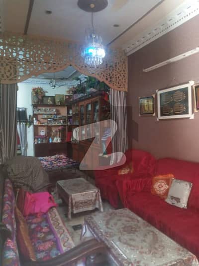 گوشہء احباب لاہور میں 6 کمروں کا 5 مرلہ مکان 1.6 کروڑ میں برائے فروخت۔