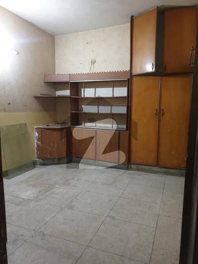 سمن آباد لاہور میں 11 کمروں کا 14 مرلہ مکان 4.45 کروڑ میں برائے فروخت۔