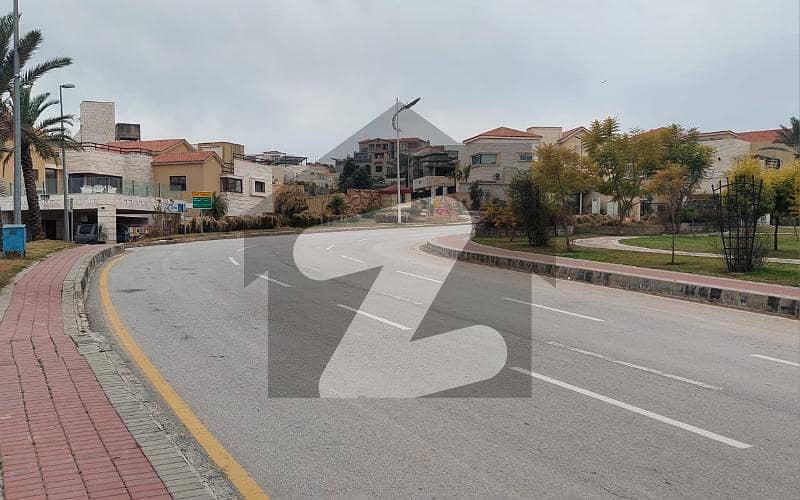 For Sale 7.5 Marla Plot Open Transfer In Safari Valley Bahria Town Phase 8 Solid Land