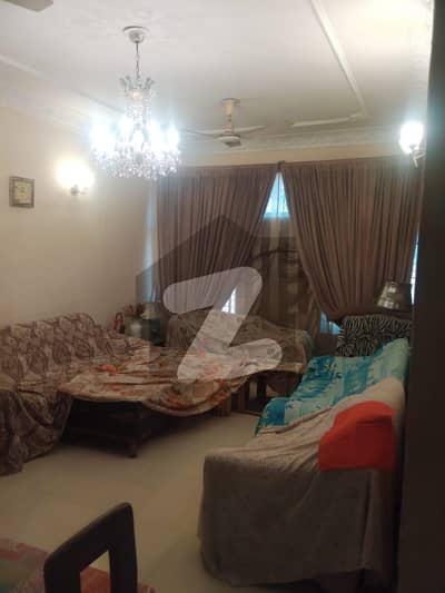 علامہ اقبال ٹاؤن لاہور میں 4 کمروں کا 10 مرلہ مکان 4.5 کروڑ میں برائے فروخت۔