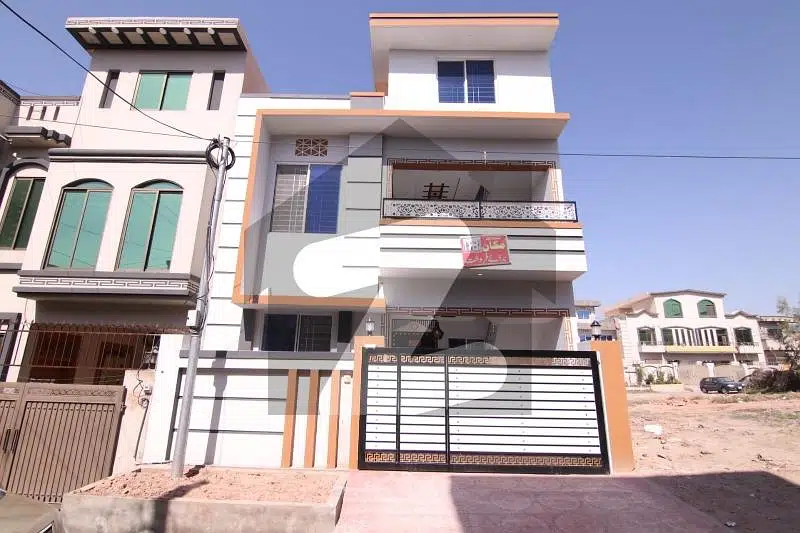5 MARLA BRAND NEW LUSH DOUBLE STOReY HOUSE FOR SELL AT AIRPORT HOUSING SOCIETY SECTOR 4