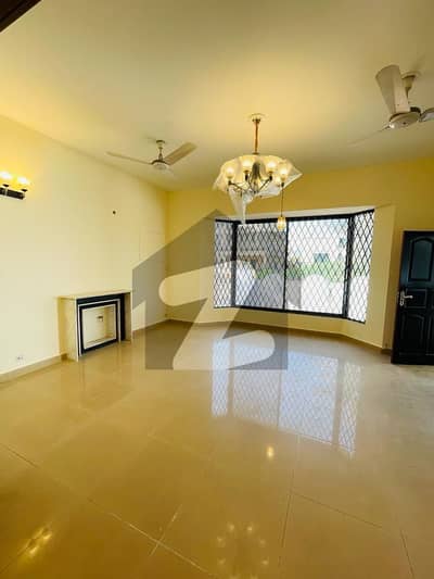 1 Kanal Full House Is Available For Rent In F-11 With Extra Land