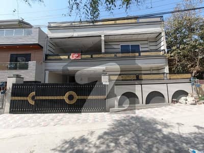 ائیرپورٹ ہاؤسنگ سوسائٹی راولپنڈی میں 6 کمروں کا 10 مرلہ مکان 4.2 کروڑ میں برائے فروخت۔